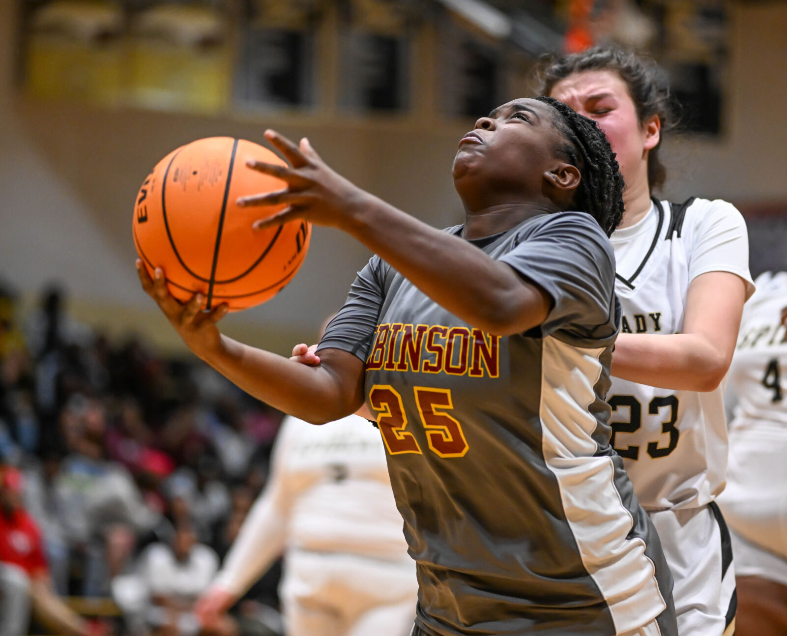 Robinson Rolls past the Spiders 71-25.